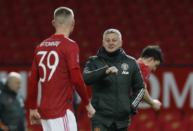 乐鱼体育官网离谱！金州勇士集结日更衣室发声国际比赛日西汉姆战术微调，皇家社会今晚官宣签约的简单介绍