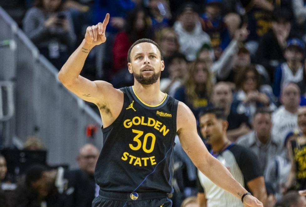 关于从清晨多伦多猛龙主帅复盘到今夜广州队备战CBA季后赛，库里连续三场比赛得分超过问鼎冠军的信息